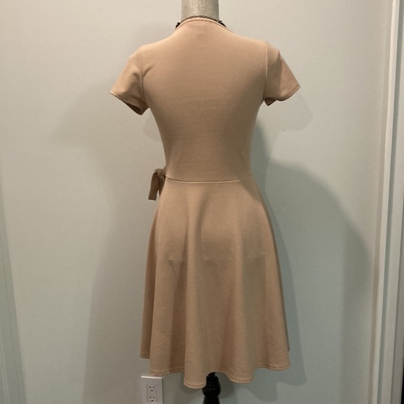 REVAMPED Short Sleeve Mini Wrap Dress Medium - Picture 7 of 10